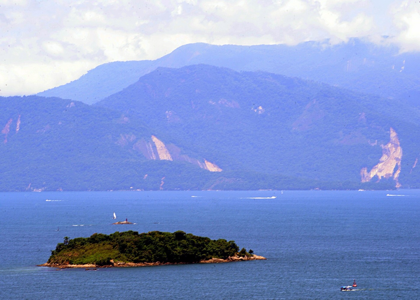 Foto real de referência turística de Angra dos Reis, Brasil