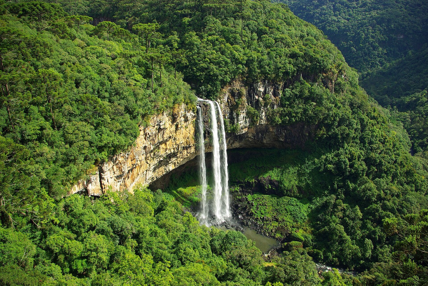 Foto real de referência turística de Canela, Brasil