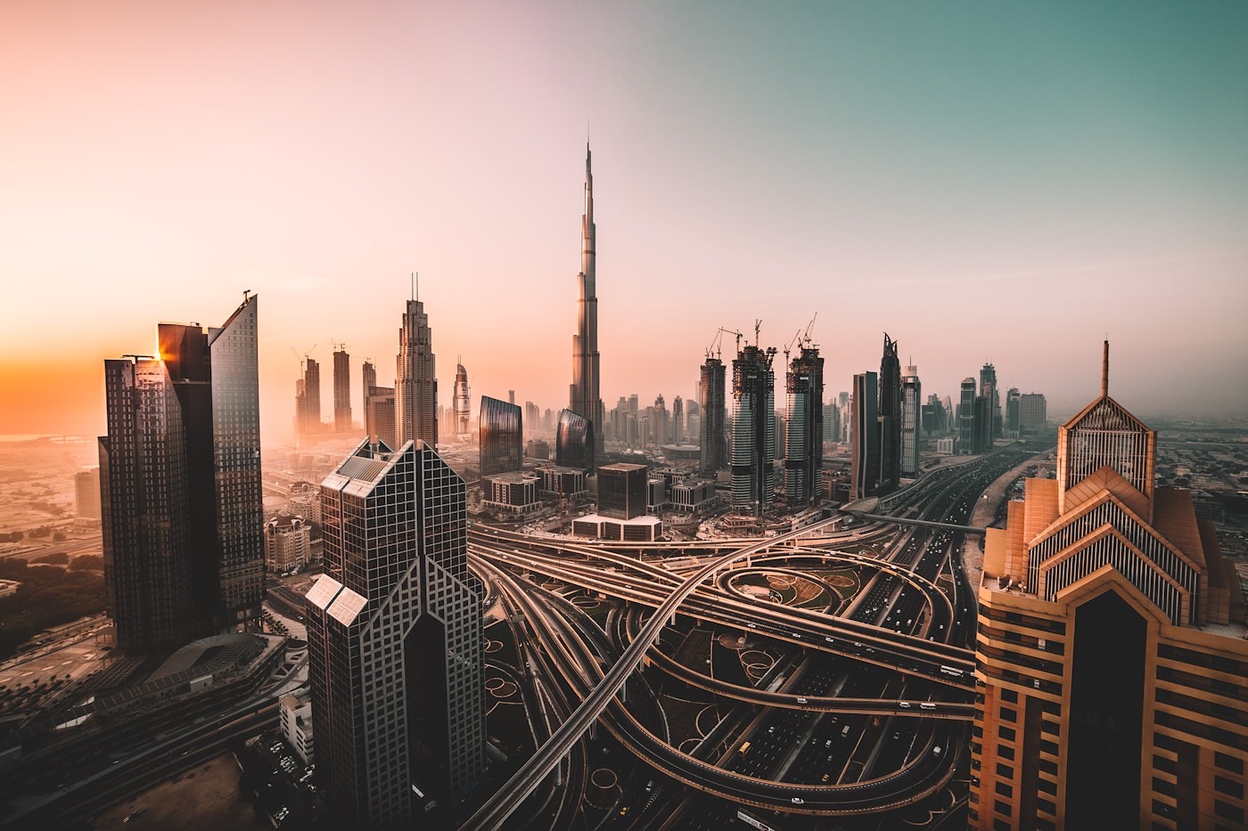 Skyline de Dubai com arranha-céus modernos