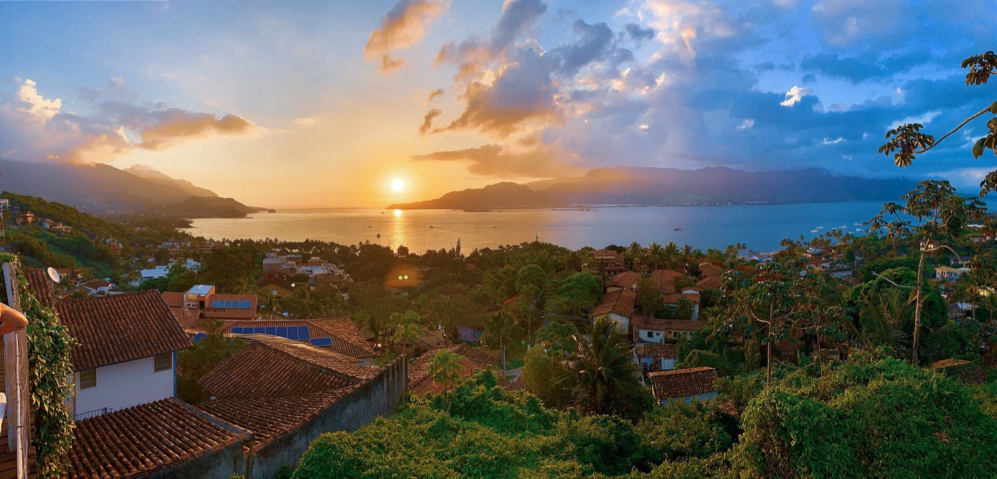 Foto real de referência turística de Ilhabela, Brasil