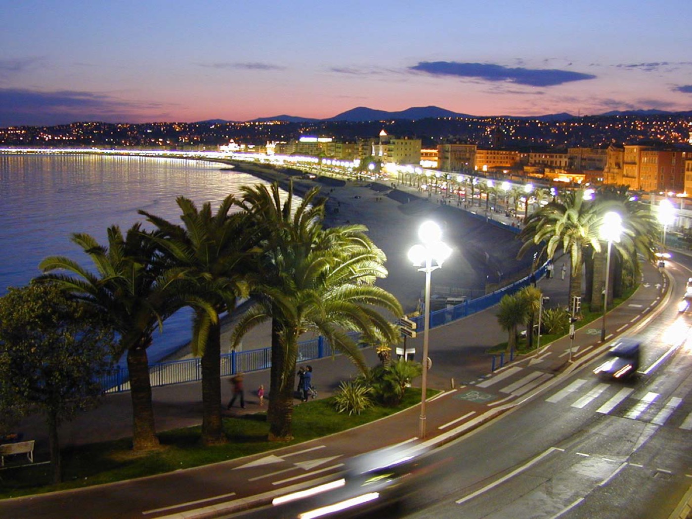 Foto real de referência turística de Nice, França