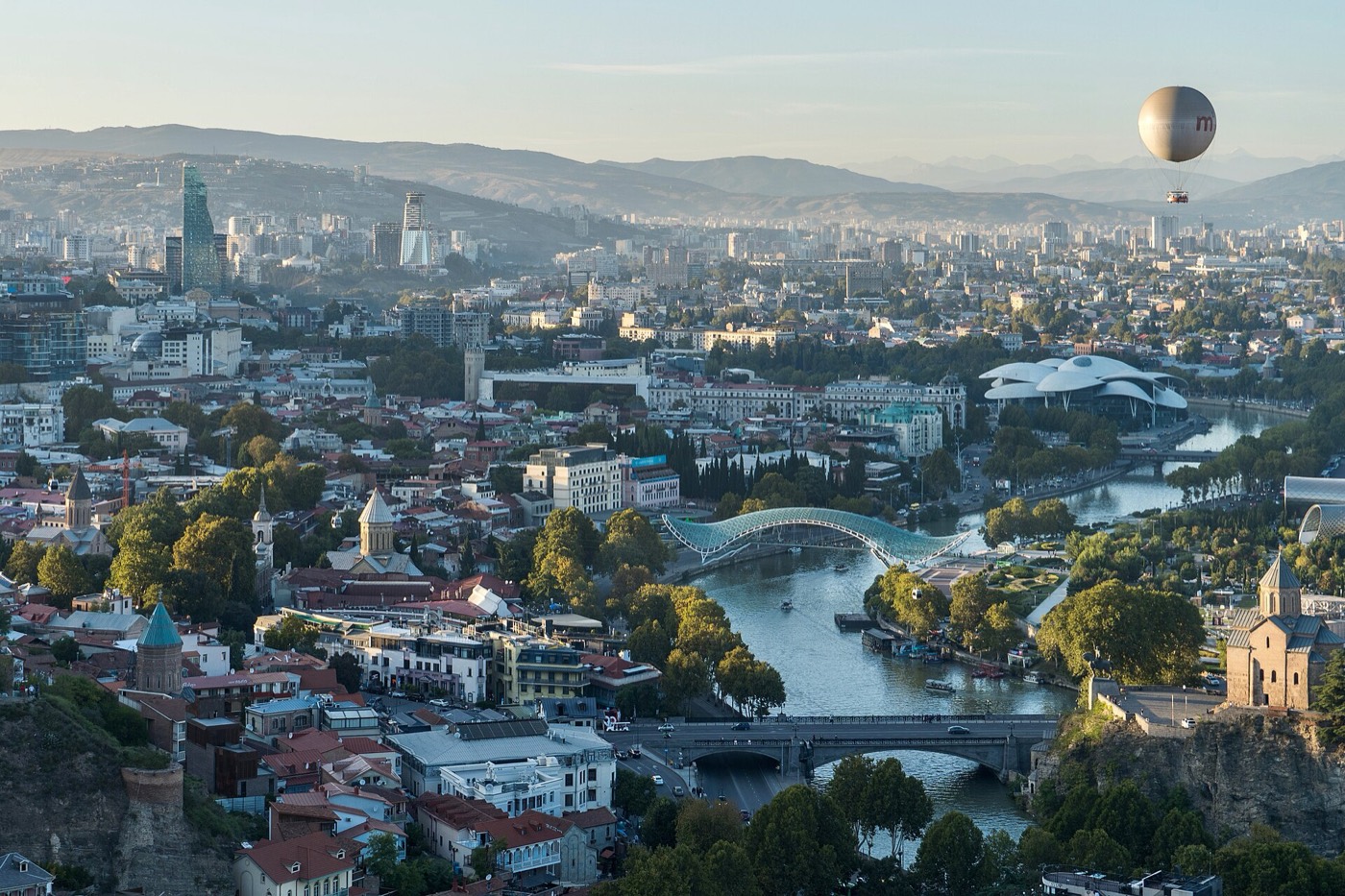 Foto real de referência turística de Tbilisi, Geórgia